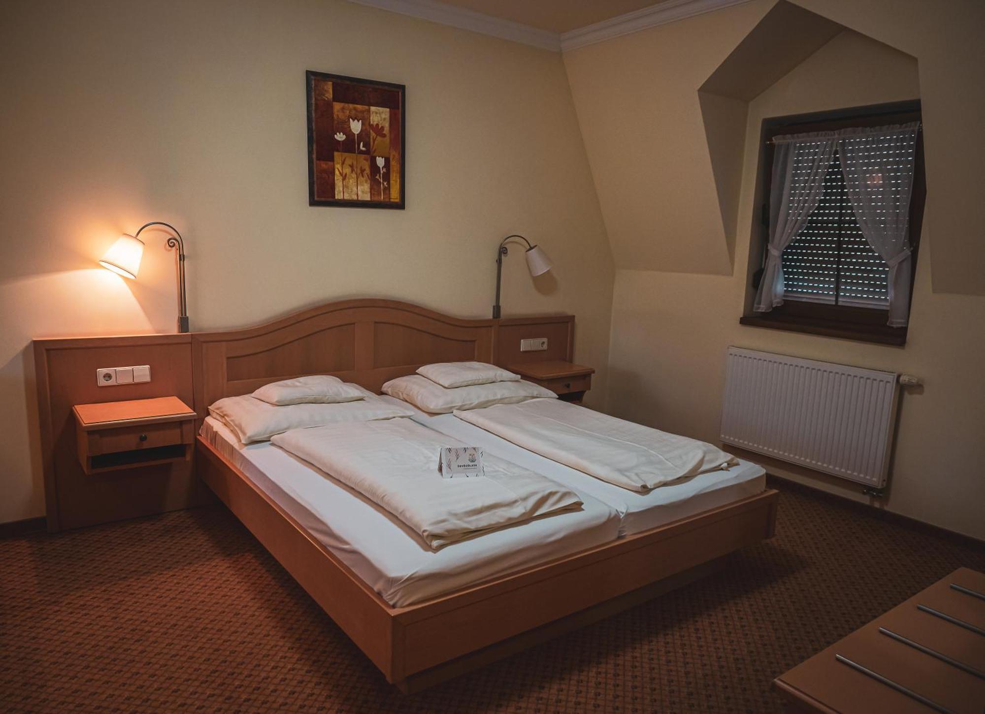 Hetkuti Wellness Hotel Mór Eksteriør billede