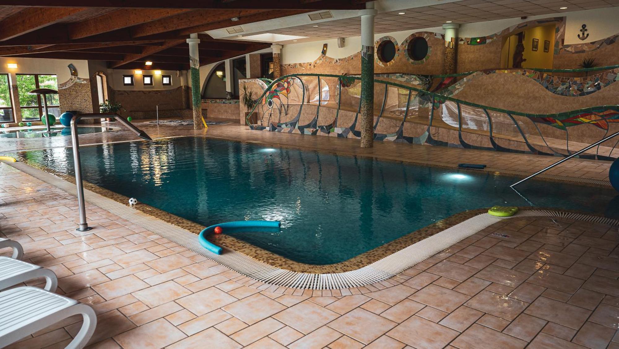 Hetkuti Wellness Hotel Mór Eksteriør billede
