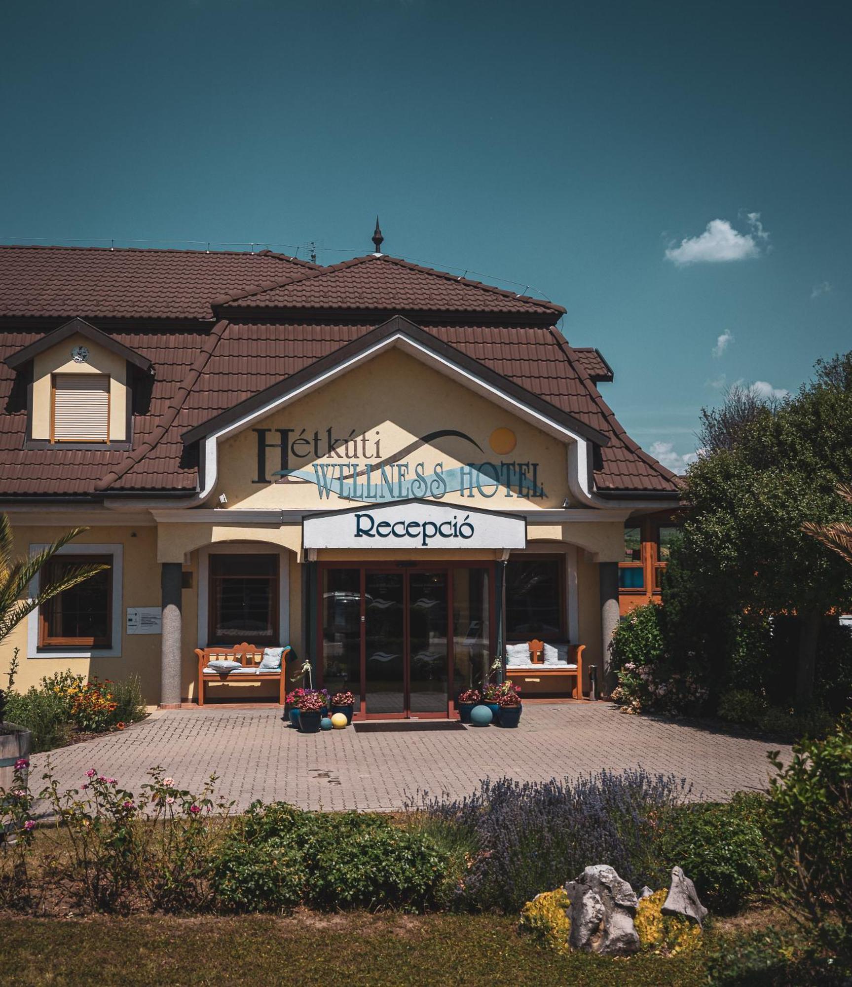 Hetkuti Wellness Hotel Mór Eksteriør billede