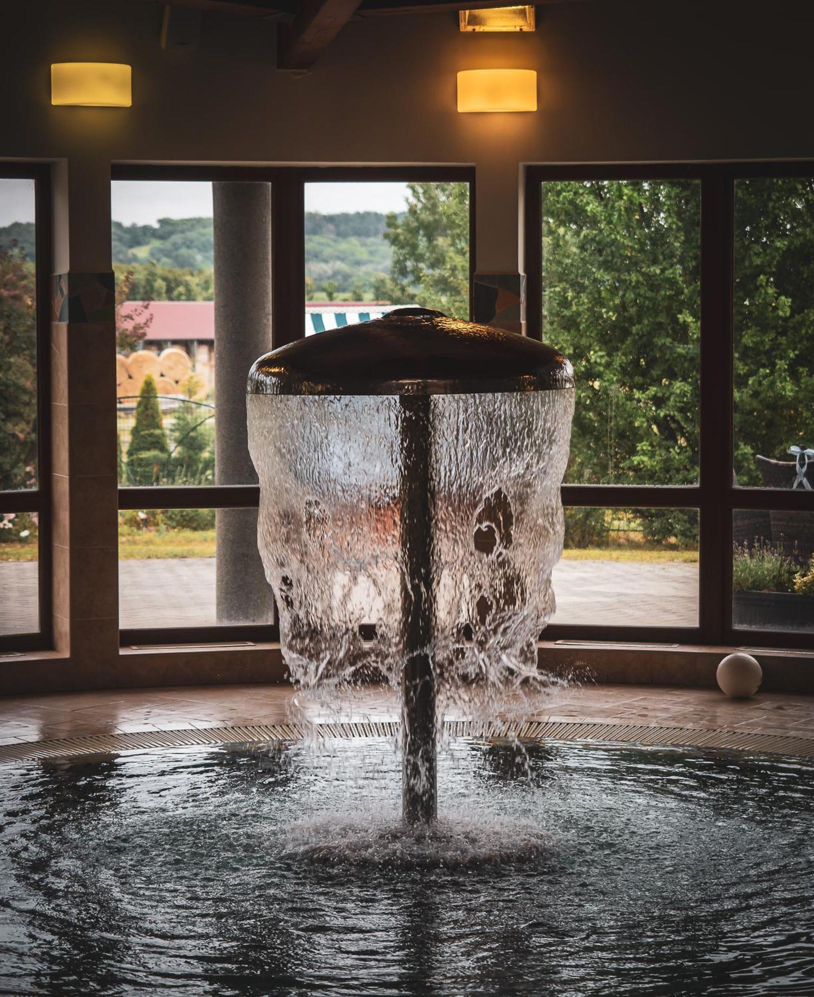 Hetkuti Wellness Hotel Mór Eksteriør billede
